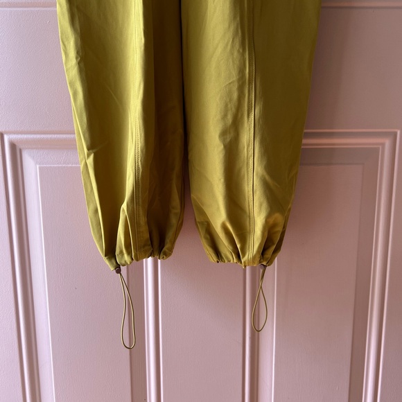 Fabletics Eleanor Cargo Track Pants - Mustard Baggy - Picture 4 of 5